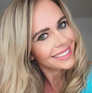 Meet your Posher, Aline